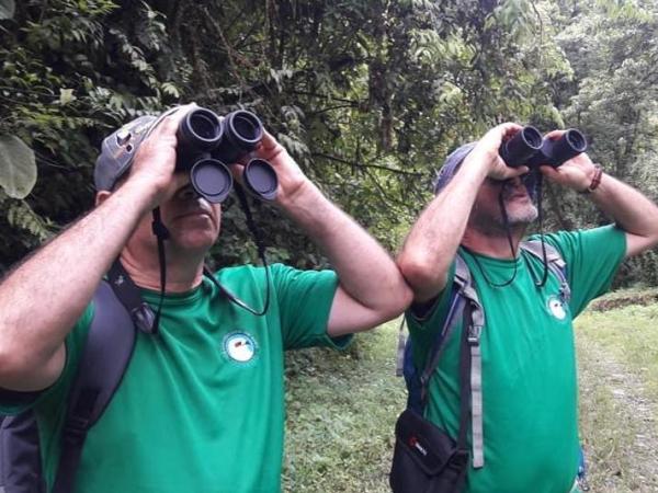 Un club de observadores de aves formado por ex pajareros de&nbsp;jaulas